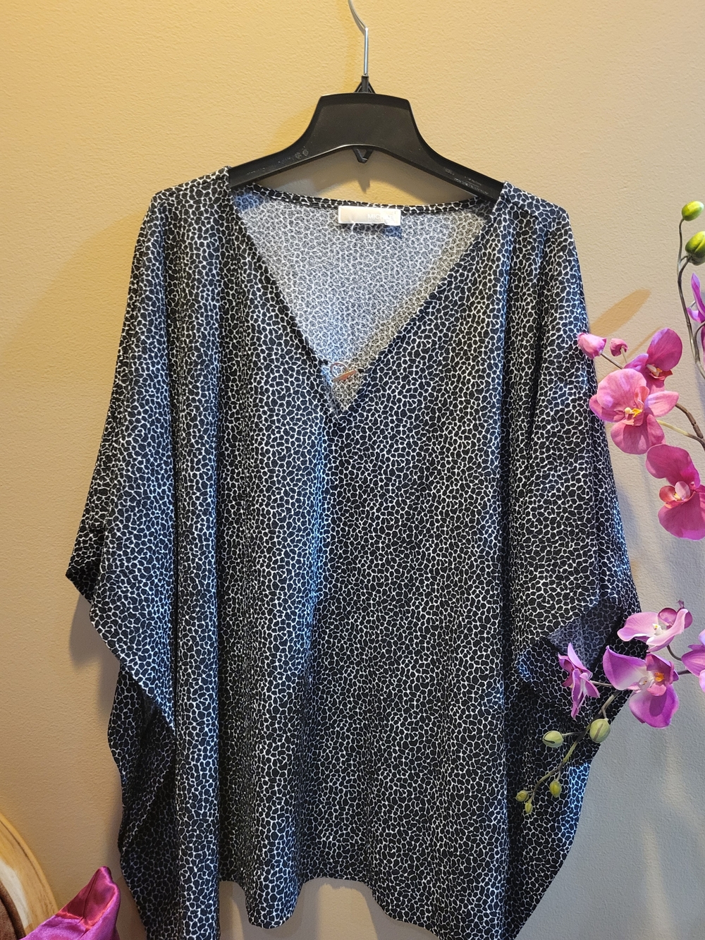 Michael Kors Black & White Printed V-Neck Swim Coverup Tunic